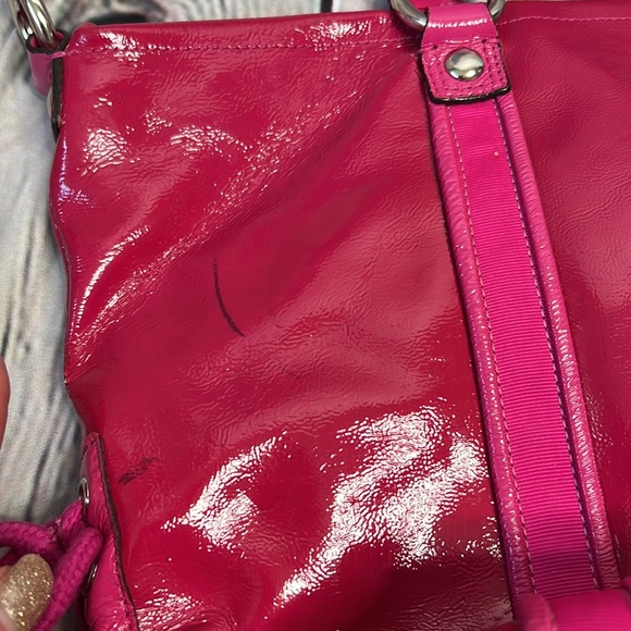 coach poppy daisy liquid glam gloss berry patent leather spotlight shoulder bag - Picture 12 of 13